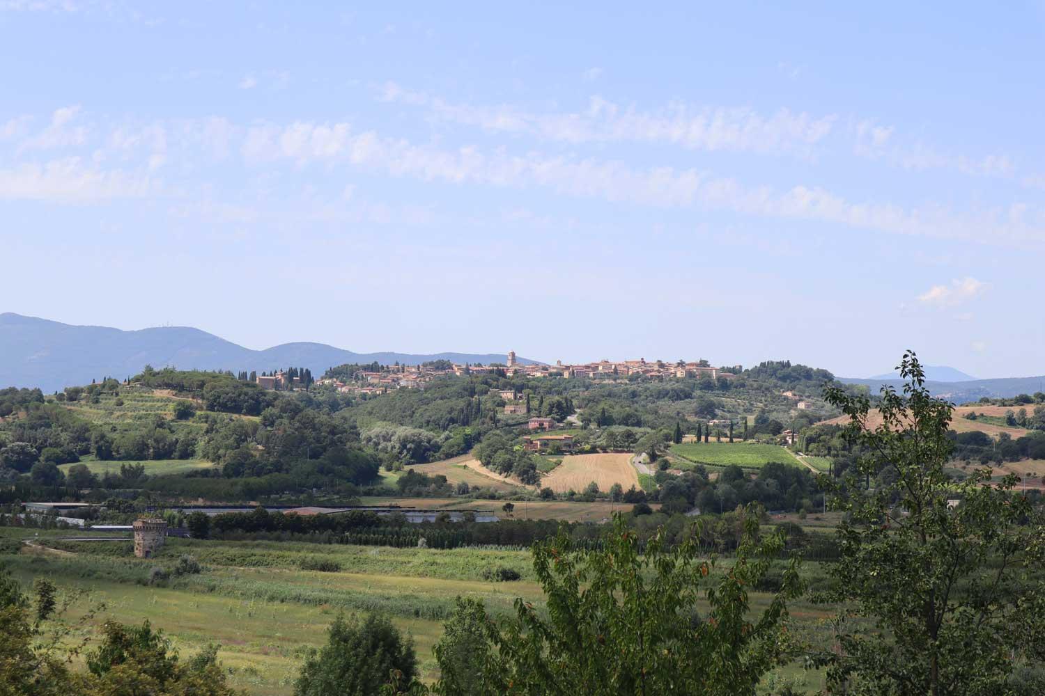 Spacious Apartment With Garden & Air Conditioning - La Grande Finestra Chiusi Exterior photo